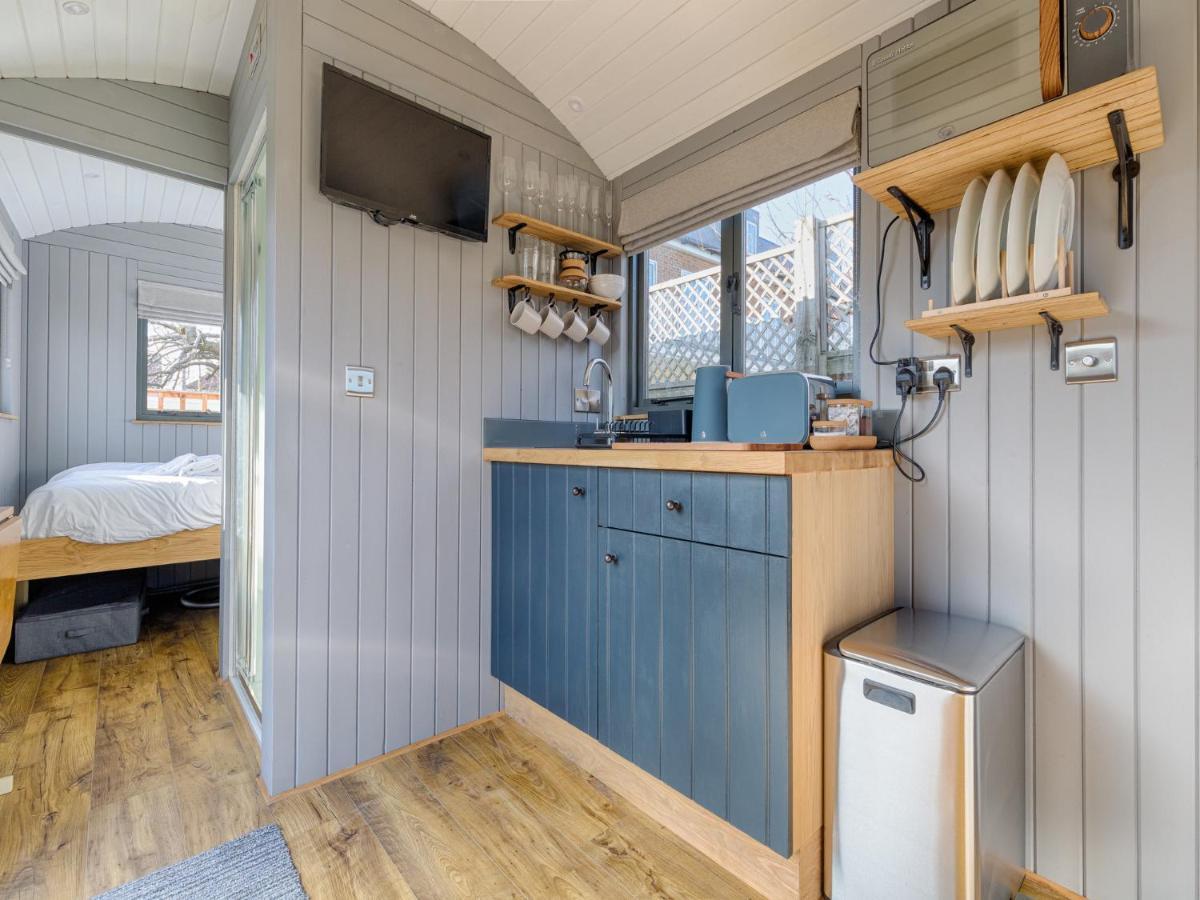 Pass The Keys Whitstable Shepherds Hut Minutes From The Harbour 外观 照片