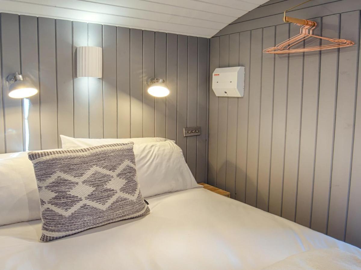 Pass The Keys Whitstable Shepherds Hut Minutes From The Harbour 外观 照片