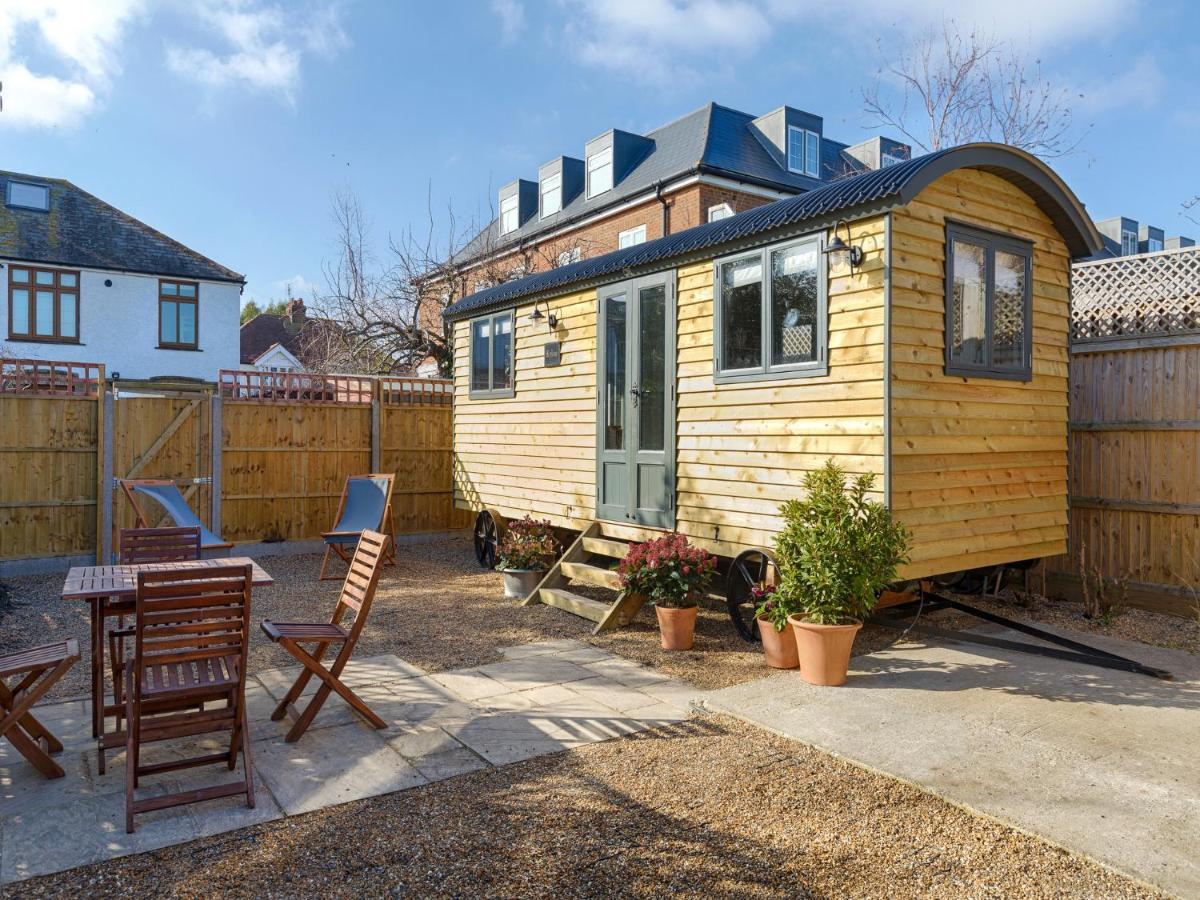 Pass The Keys Whitstable Shepherds Hut Minutes From The Harbour 外观 照片