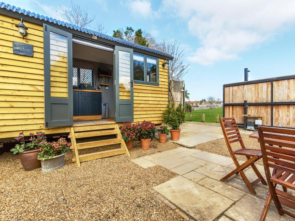 Pass The Keys Whitstable Shepherds Hut Minutes From The Harbour 外观 照片