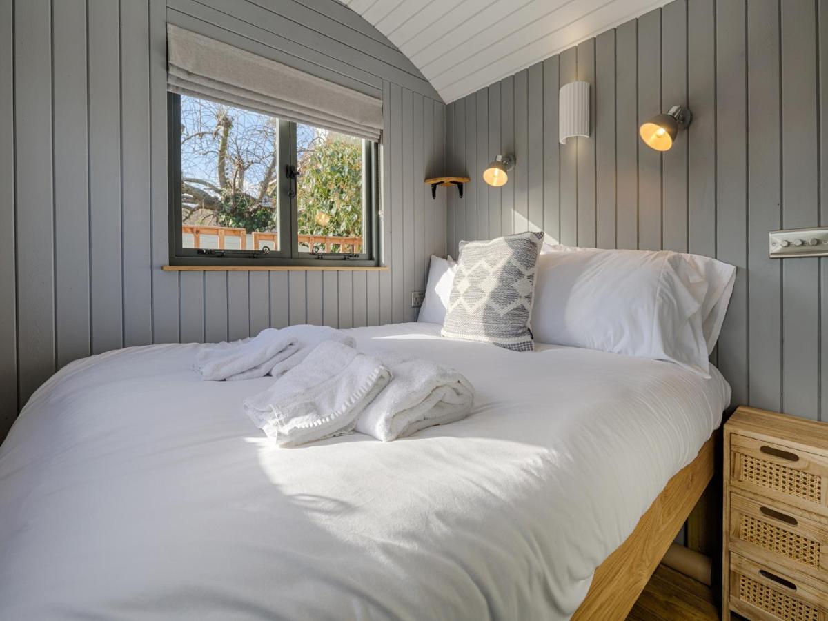 Pass The Keys Whitstable Shepherds Hut Minutes From The Harbour 外观 照片